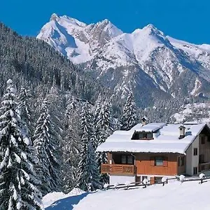  Hotel Garni La Rondine